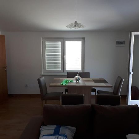 Apartmani Andrea 카를로바크 외부 사진