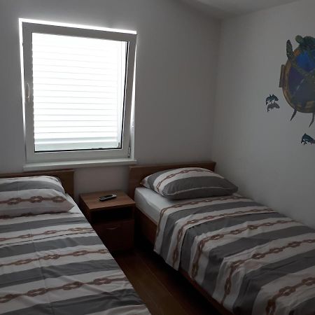 Apartmani Andrea 카를로바크 외부 사진