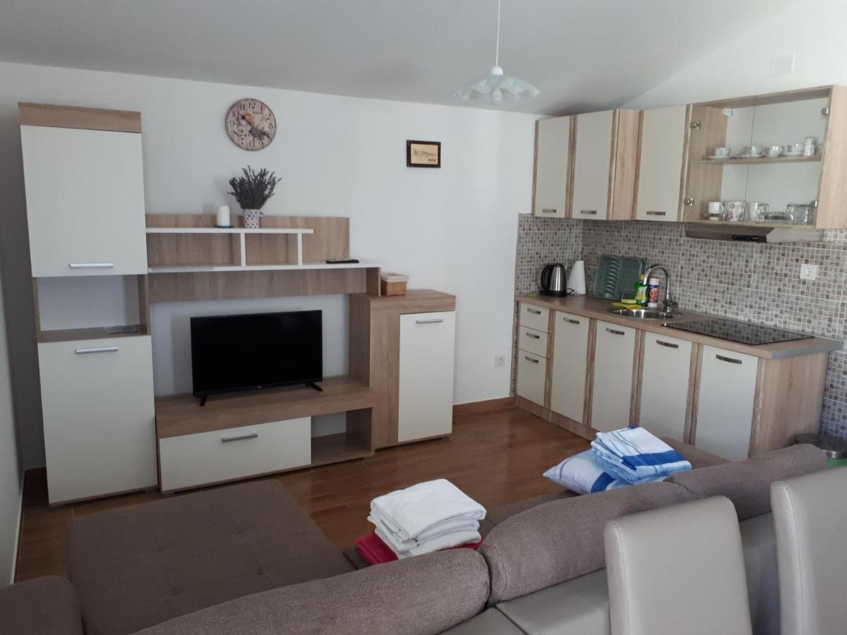 Apartmani Andrea 카를로바크 외부 사진