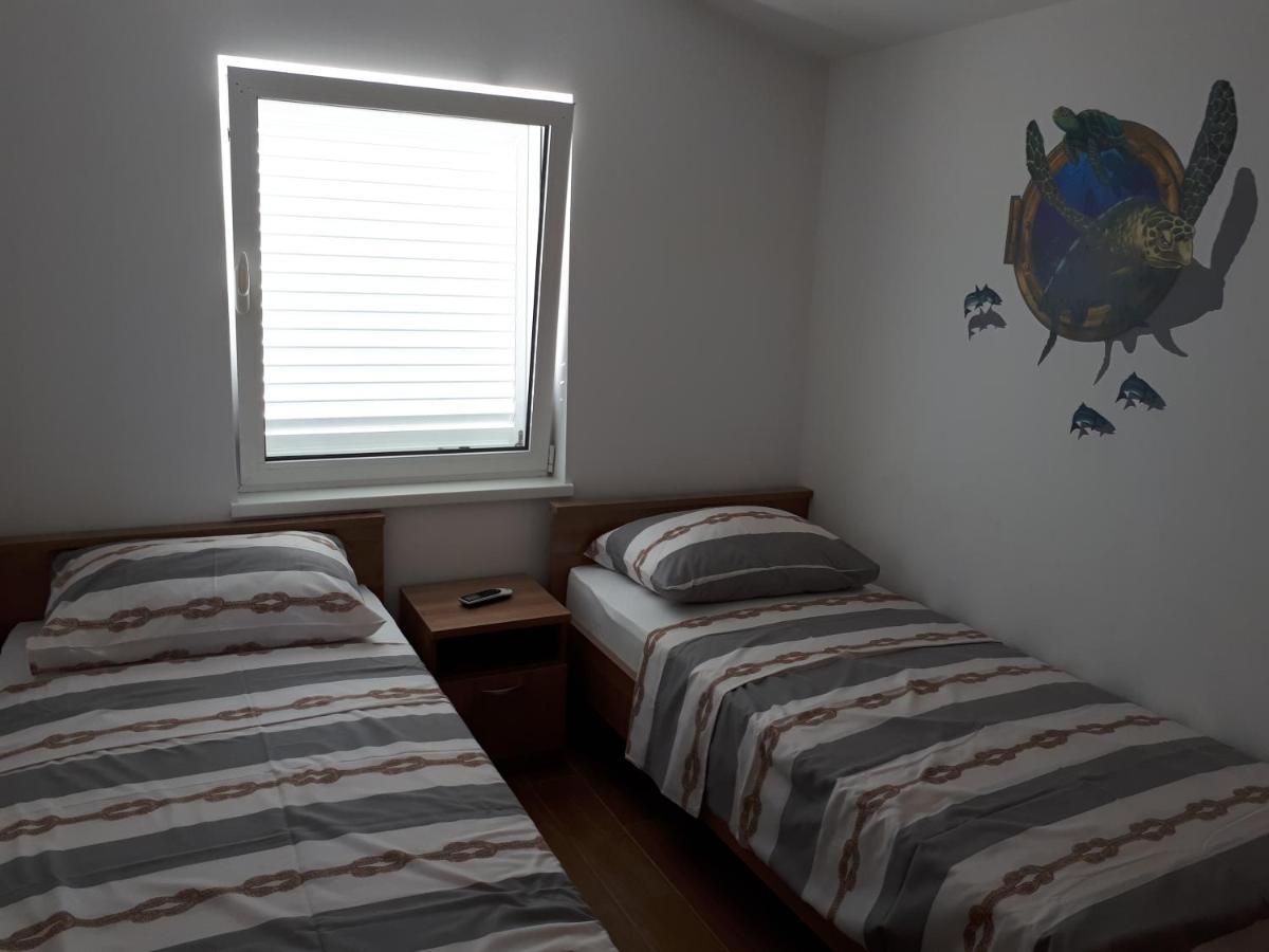 Apartmani Andrea 카를로바크 외부 사진