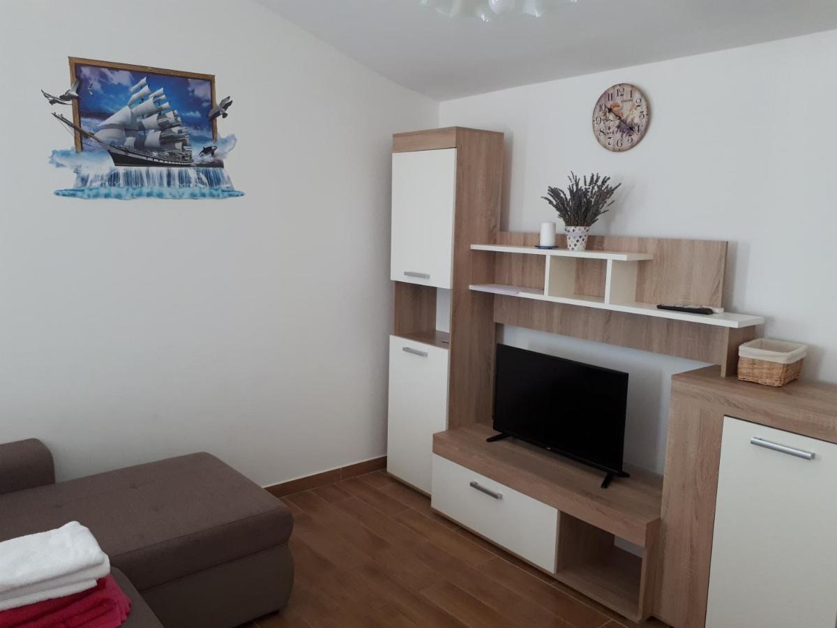 Apartmani Andrea 카를로바크 외부 사진