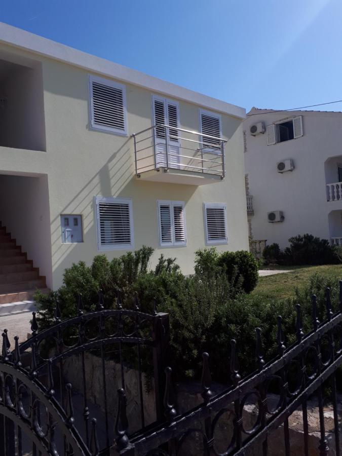 Apartmani Andrea 카를로바크 외부 사진