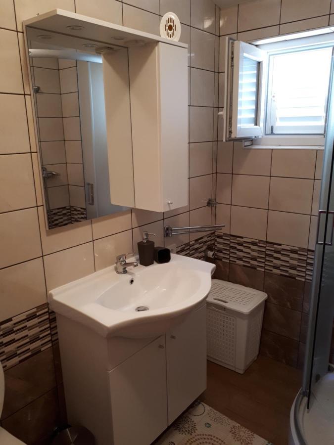 Apartmani Andrea 카를로바크 외부 사진