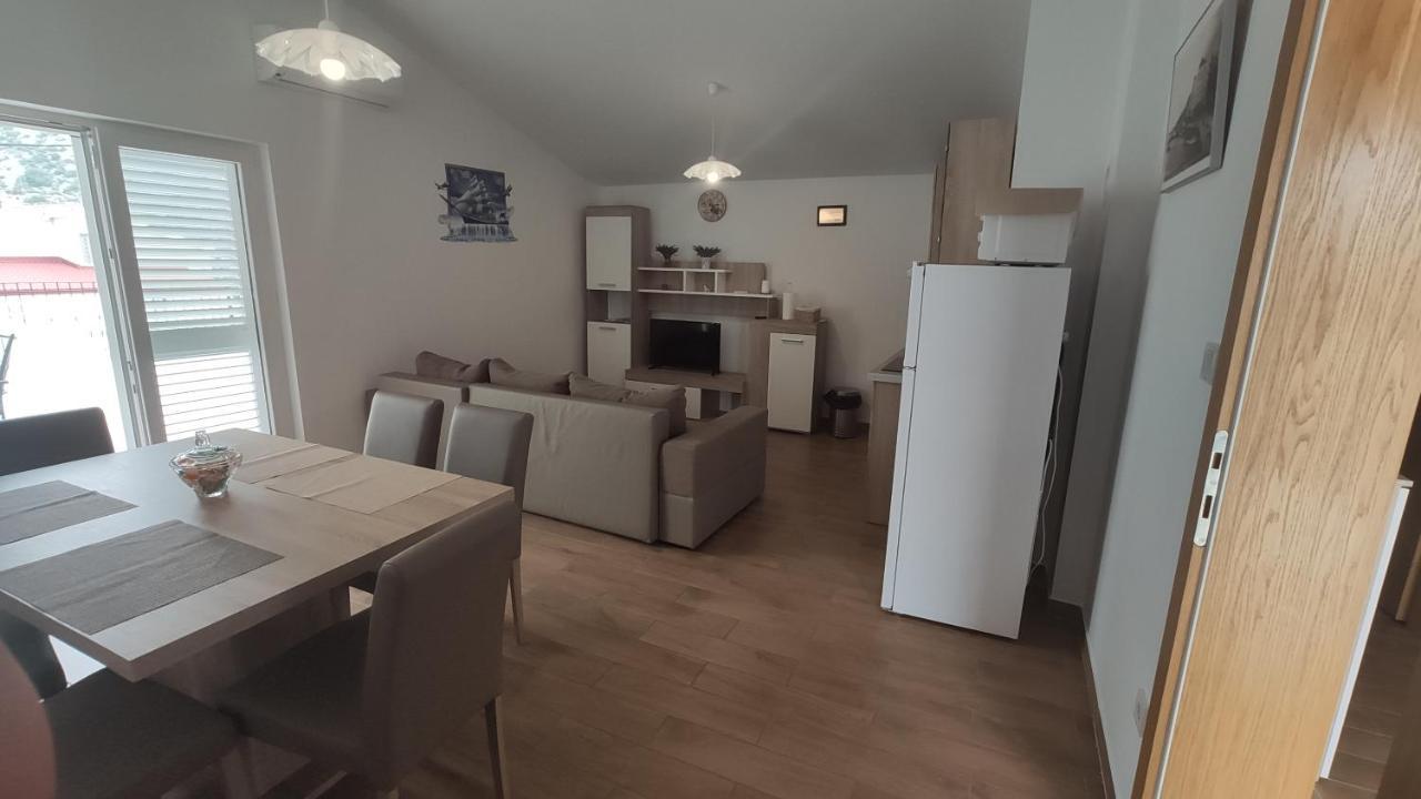 Apartmani Andrea 카를로바크 외부 사진