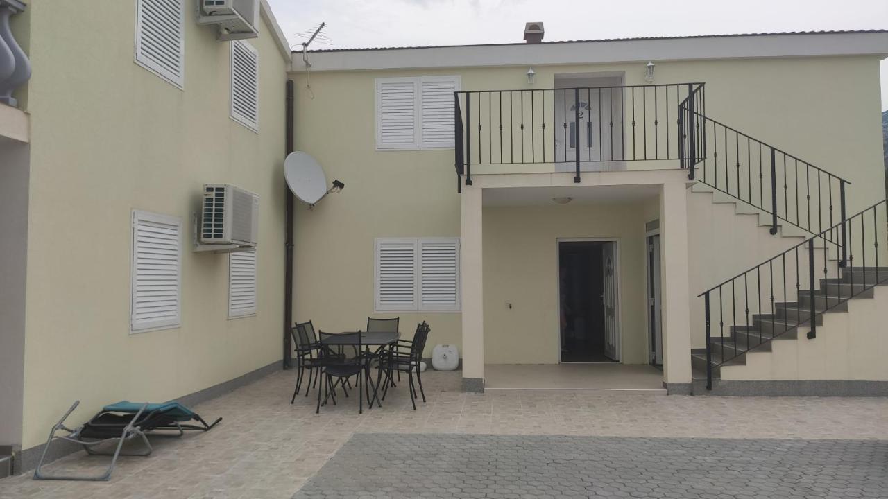 Apartmani Andrea 카를로바크 외부 사진