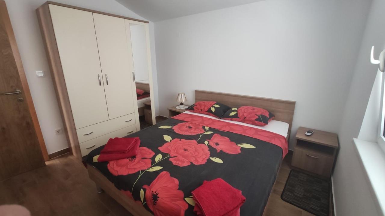 Apartmani Andrea 카를로바크 외부 사진