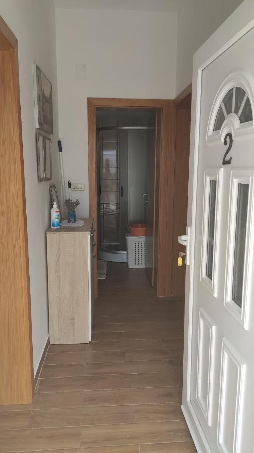 Apartmani Andrea 카를로바크 외부 사진
